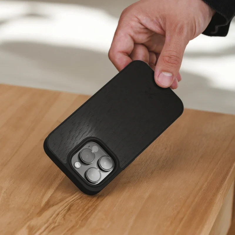 Étui pour iPhone 15 Black Series