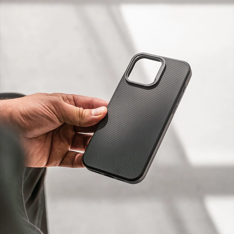 Coque Carbone iPhone 16 MagSafe