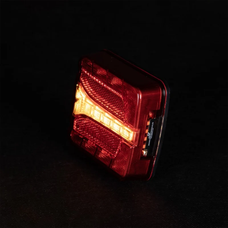 Feux de remorque carrés à LED