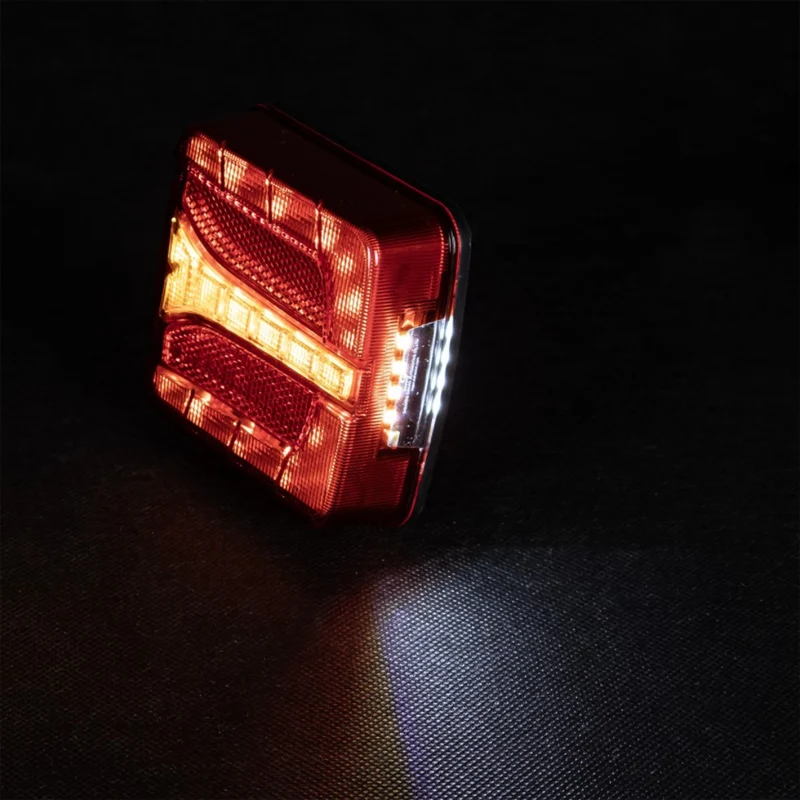 Feux de remorque carrés à LED