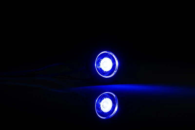 Feu de position rond LED Bulls Eye avec joint plat et incurvé