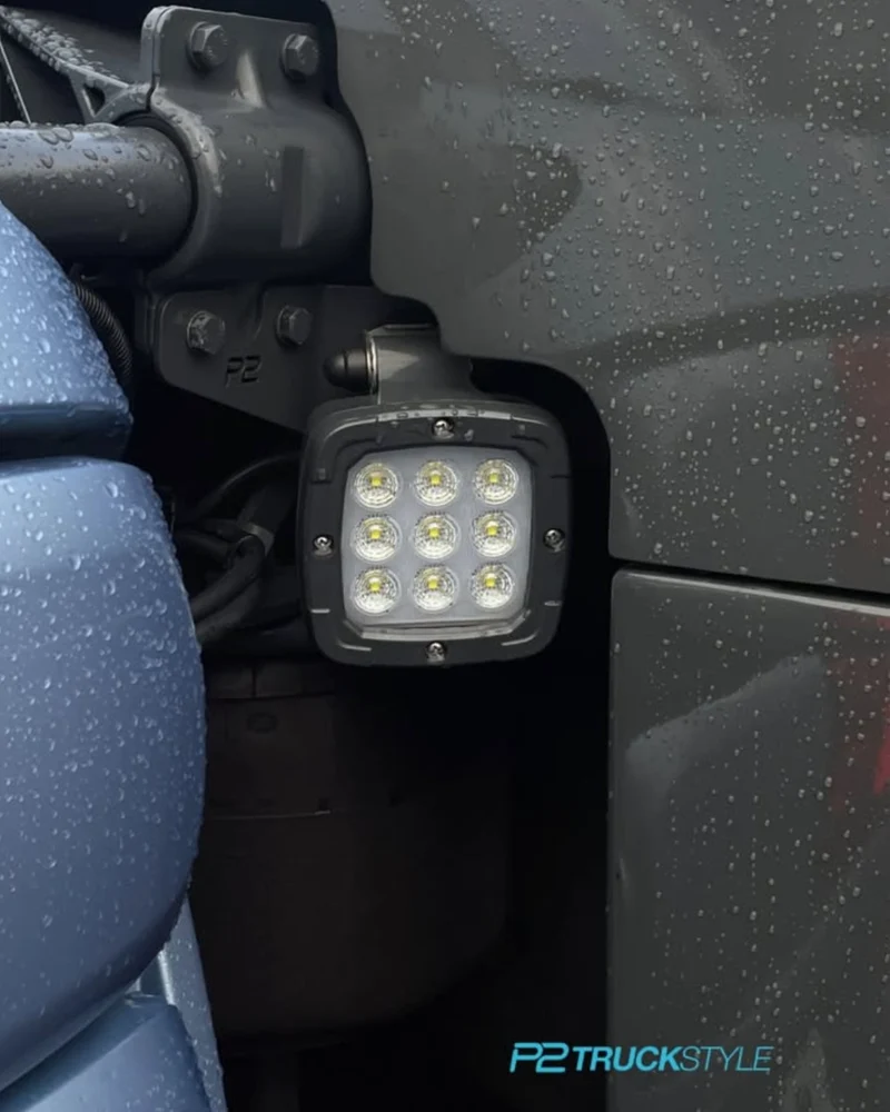 Lampe de travail LED Fristom Premium pour usage intensif / 1800 lumens