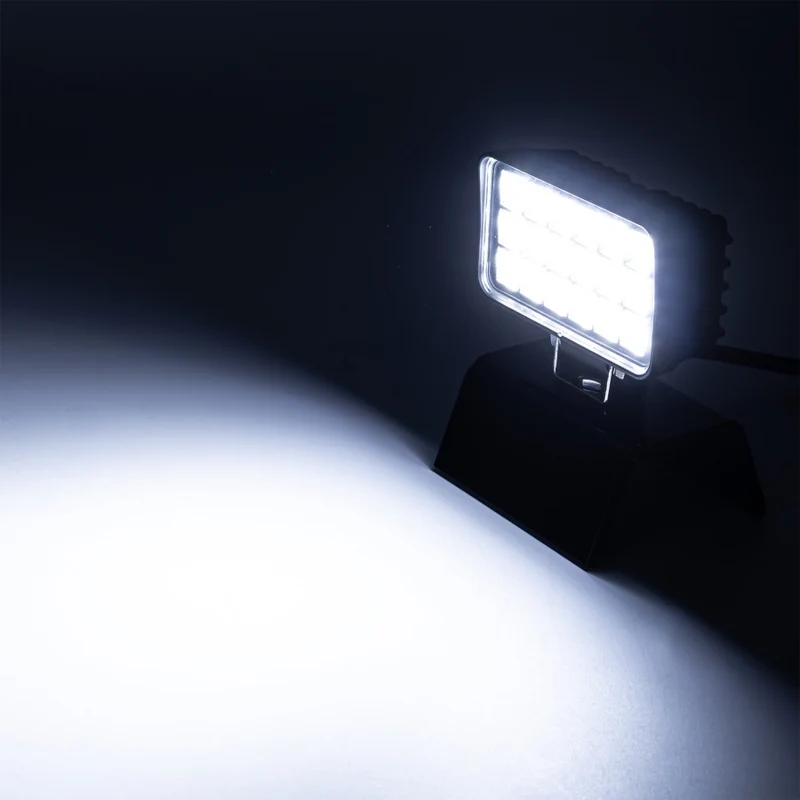 Lampe de travail LED compacte avec interrupteur / Faisceau large de 2000 lumens