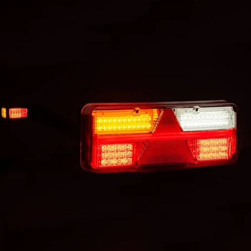 Feu de remorque à LED Fristom avec indicateur dynamique et marqueur de contour