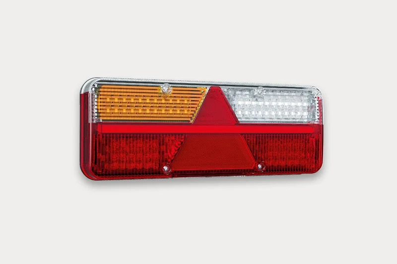 Feu de remorque à LED Fristom de grande taille avec clignotant dynamique / 6 fonctions