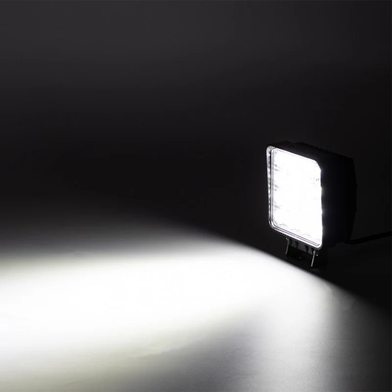 Lampe de travail LED avec faisceau large 48W