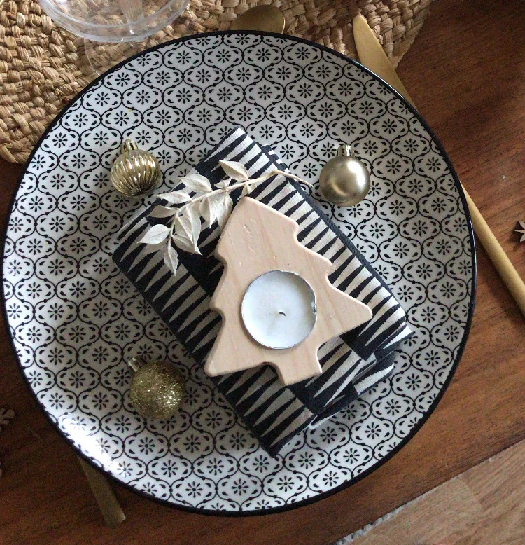 Bougie de Noël sur Socle en Bois - Décor de Fêtes Personnalisable
