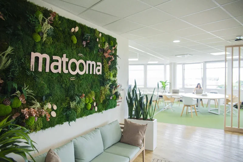 Lettres en Relief Sur Mesure - Logo mural
