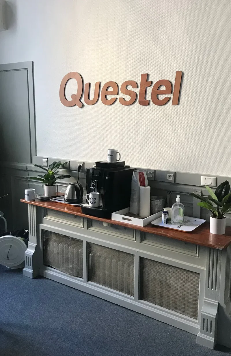 Lettres en Relief Sur Mesure - Logo mural