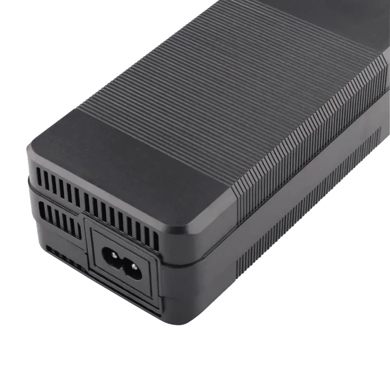 Chargeur de vélo électrique 54.6V 3A fiche DC 8mm