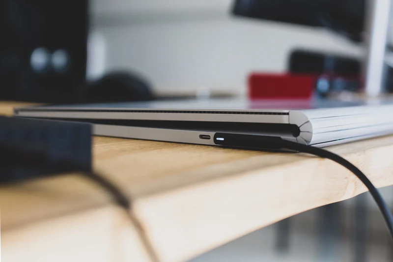 Cable - USB-C to Microsoft Surface Pro 3/4