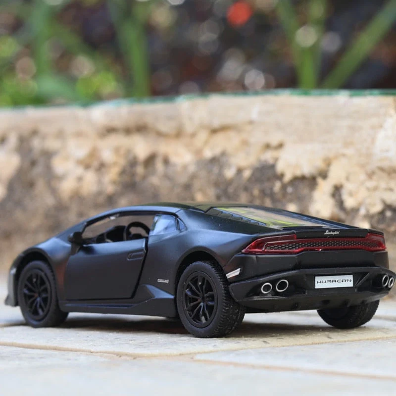 Miniature Lamborghini Huracan 1:36
