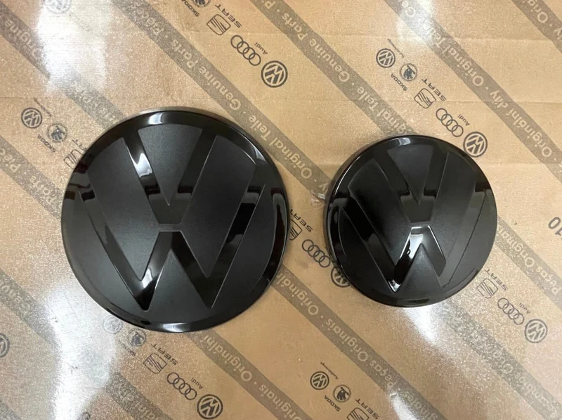 2x Insignes Volkswagen Golf 8 Noir Brillant