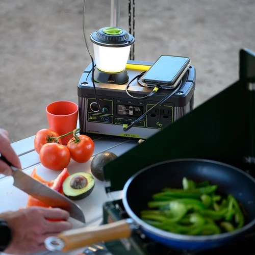 Yeti 500X + Nomad 100 Solar Generator