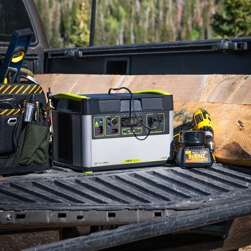 Yeti 1500X + (4) Boulder 100 Solar Generator