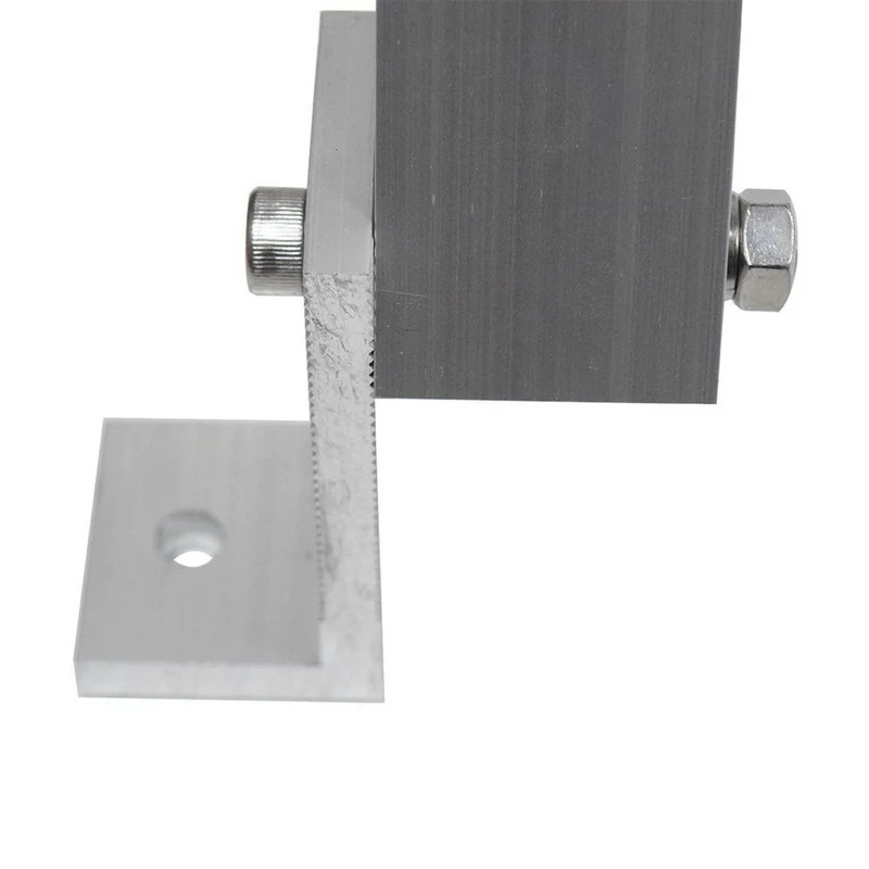 Support inclinable pour panneaux solaires sur toit plat